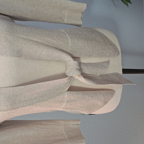 WHITE HOUSE BLACK MARKET Open Cardigan w/Tie Silver Metallic Short Length Sz Med - Picture 4 of 13